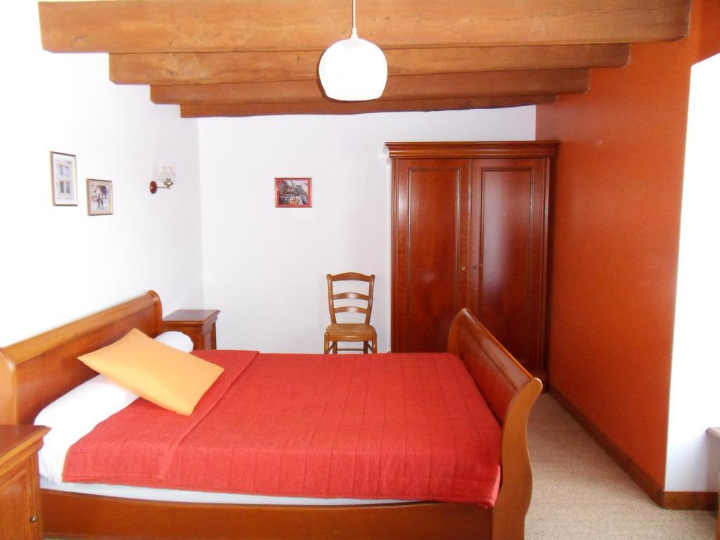 Maison De La Croix Galliot Bed & Breakfast Cherrueix Ruang foto